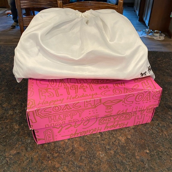 Coach purse - Picture 8 of 8